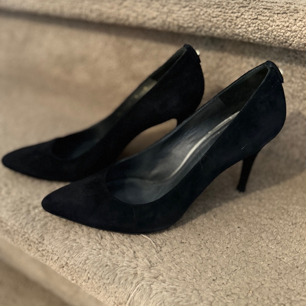 STUART  100 PUMP SUEDE 9M